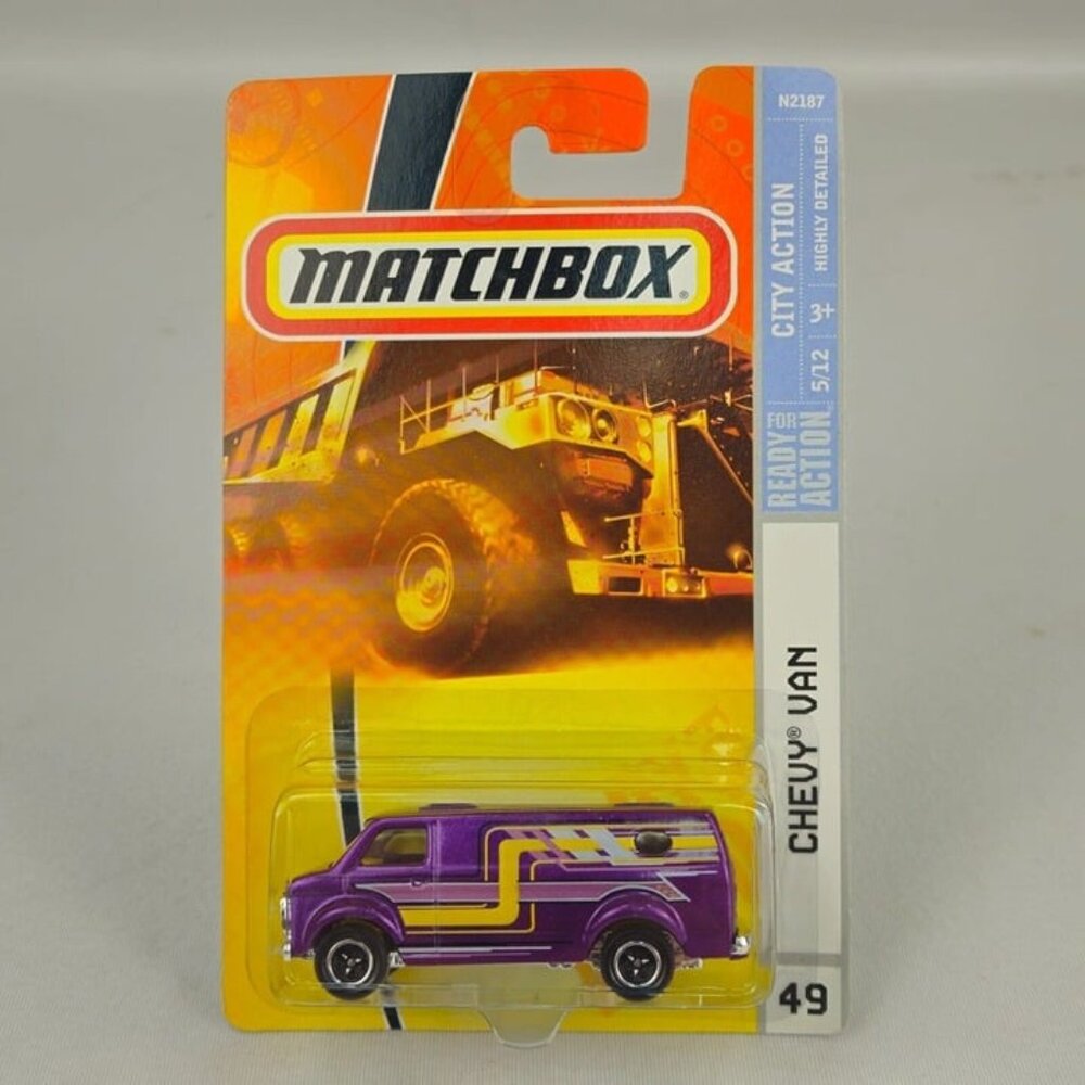 Matchbox 1975 Chevy Van #49 Purple‎ MINT NIB (K246)